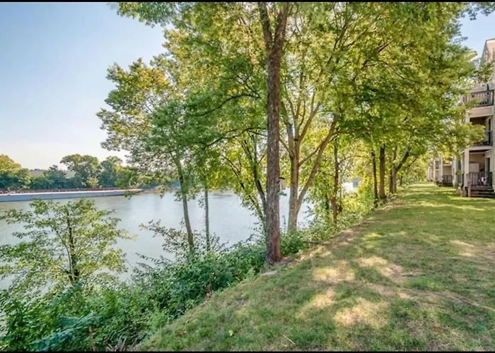 Downtown Nashville Riverfront Unit 820